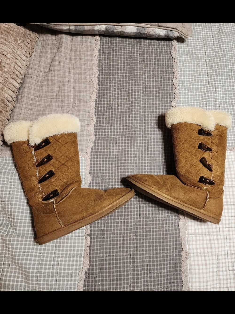 Women's Quilted Faux Fur Trim Tan Winter Booties